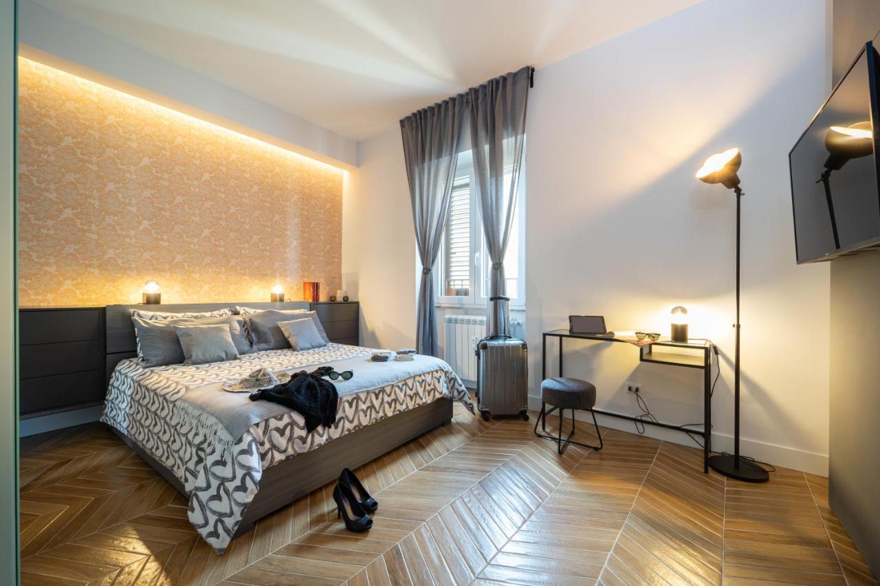 Colosseo Luxe Apartment In The Center Of Roma Eksteriør bilde